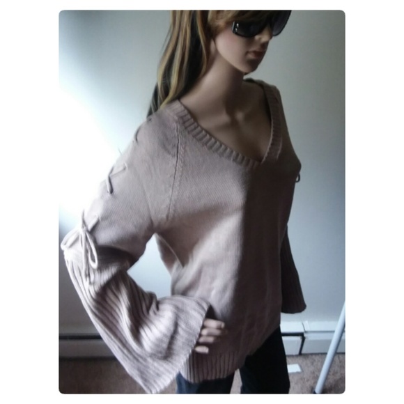 LAST 1! MOCHA BELL SLEEVE SWEATER!🍁 - Picture 5 of 8